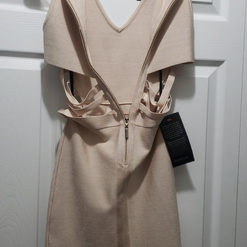 Dress - Picture 3 of 5